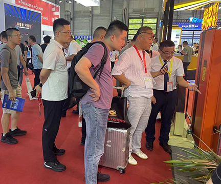 直击上海埃森焊接展丨鑫全利展会第一天，人流如织，精彩不断！